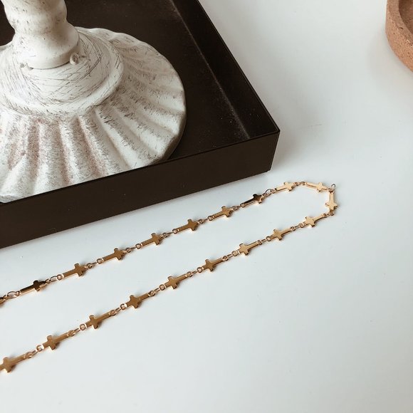 #NEW 18K Gold Plated Cross Choker Necklace - Picture 8 of 8